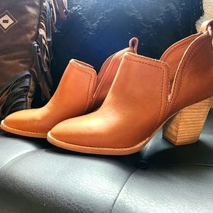 Jeffrey Campbell Booties tan leather